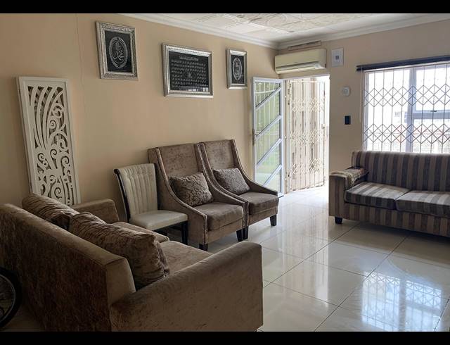 4 BEDROOM DUPLEX FOR SALE IN MUSGRAVE